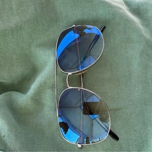 Stylish Blue Lens Sunglasses